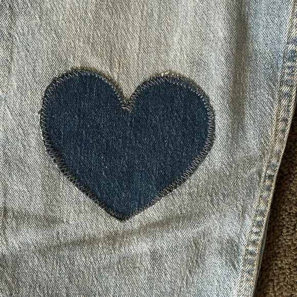 LEE High Rise Stella Tapered Jean with embroidered HEART PATCH - Picture 5 of 10